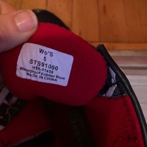 Sperry boots size 5.